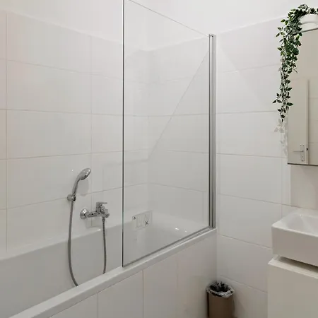 Three Bedrooms - 69 M² - 4 Min To U4 Metro Station Vienna Exterior photo